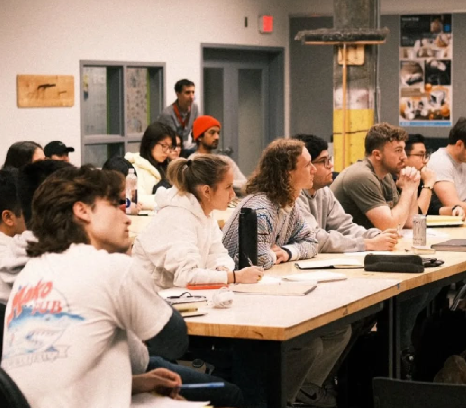 During Pistons & Pretzels in Turin, Konzepthaus in collaboration with C-LAB, Vizcom, and PrismaTech, host workshops for the automotive design community exploring immersive VR technologies such as Apple Vision Pro or Autodesk VRED and AI Tools within automotive desing