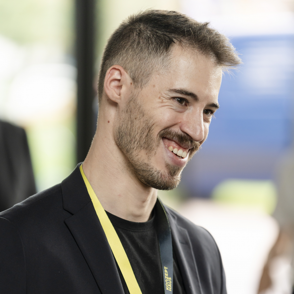 Victor Perez from Autodesk sat down with Konzepthaus Design Consultant Michiel Cremers to talk about Design Tools and VR in Automotive Design